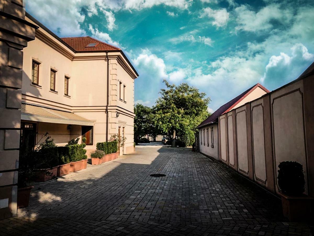 Restaurant Pansion Wien Cierny Brod Exterior foto