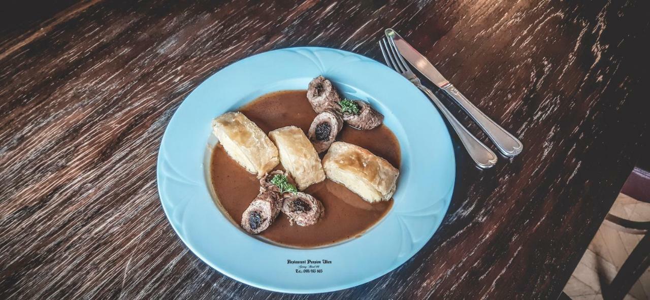 Restaurant Pansion Wien Cierny Brod Exterior foto
